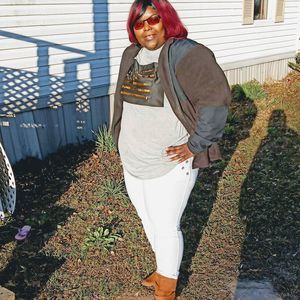 Meet your Posher, Latisha